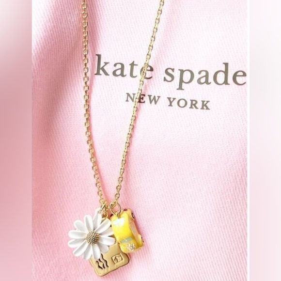 Kate Spade‎ Off We Go 3 Travel Charms,Car Flower Postcard Pendant Chain Necklace - Picture 2 of 5